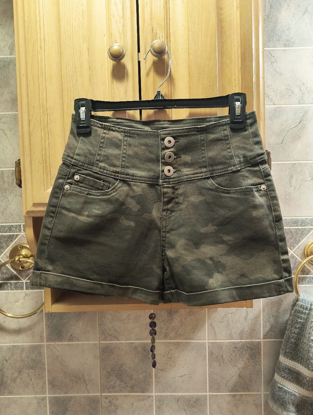 NWOT High rise camo shorts